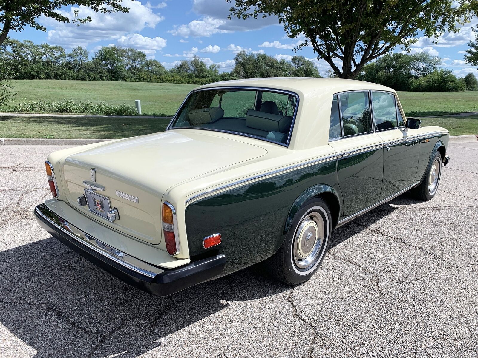 Rolls-Royce-Silver-Shadow-II-Berline-1979-14