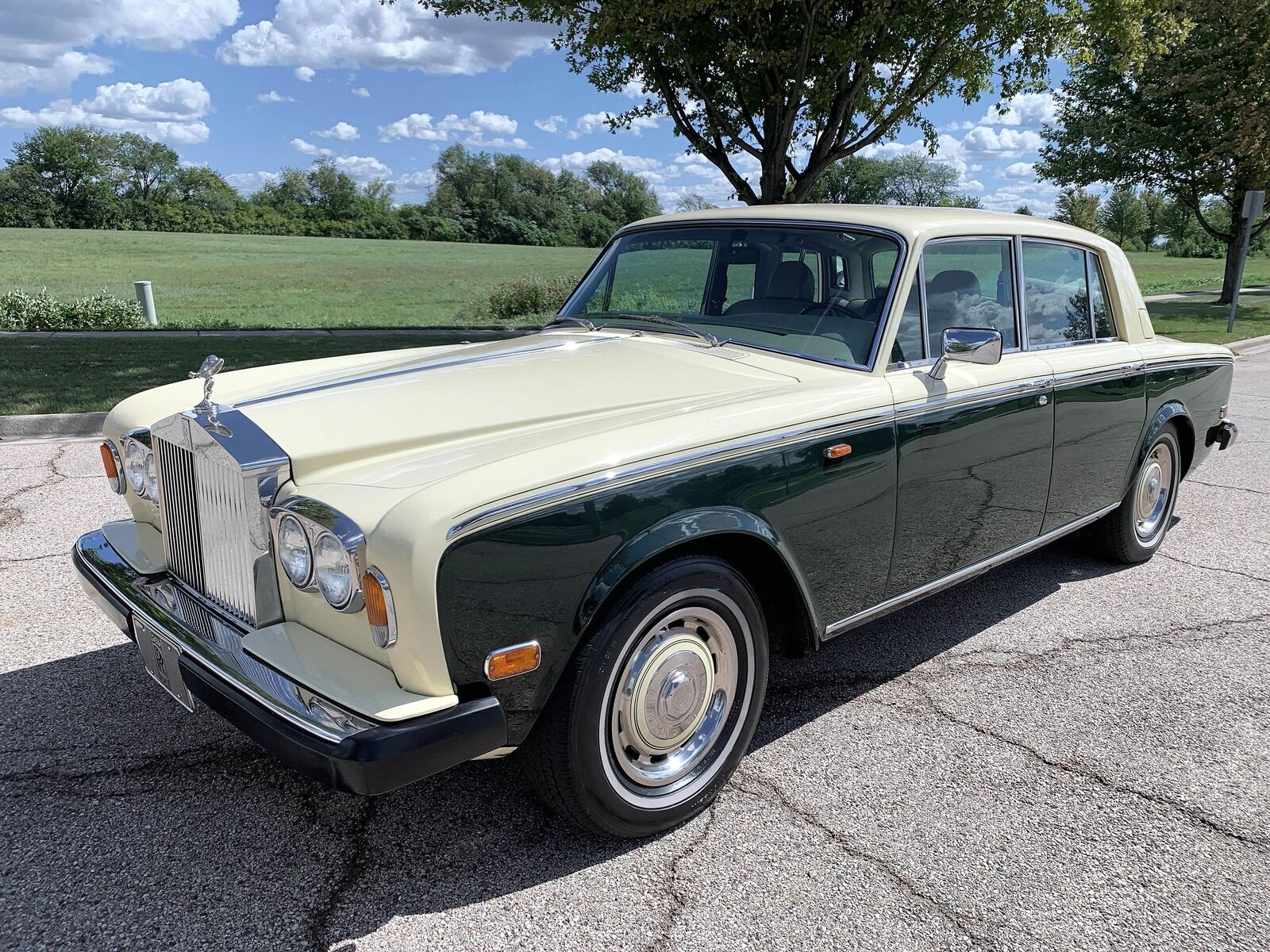 Rolls-Royce-Silver-Shadow-II-Berline-1979-6