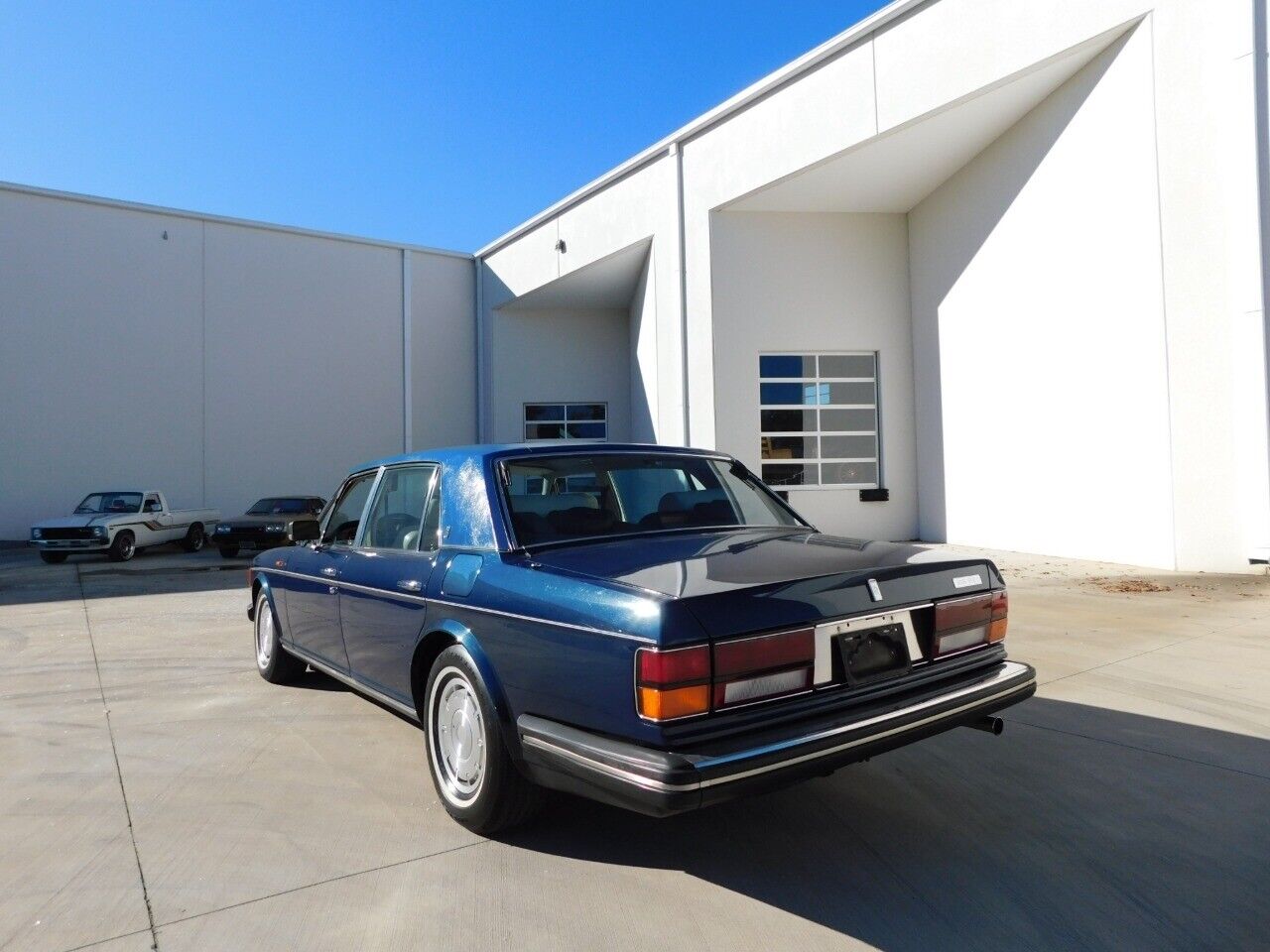 Rolls-Royce-Silver-Spur-And-Spirit-Berline-1990-Blue-Tan-72715-8