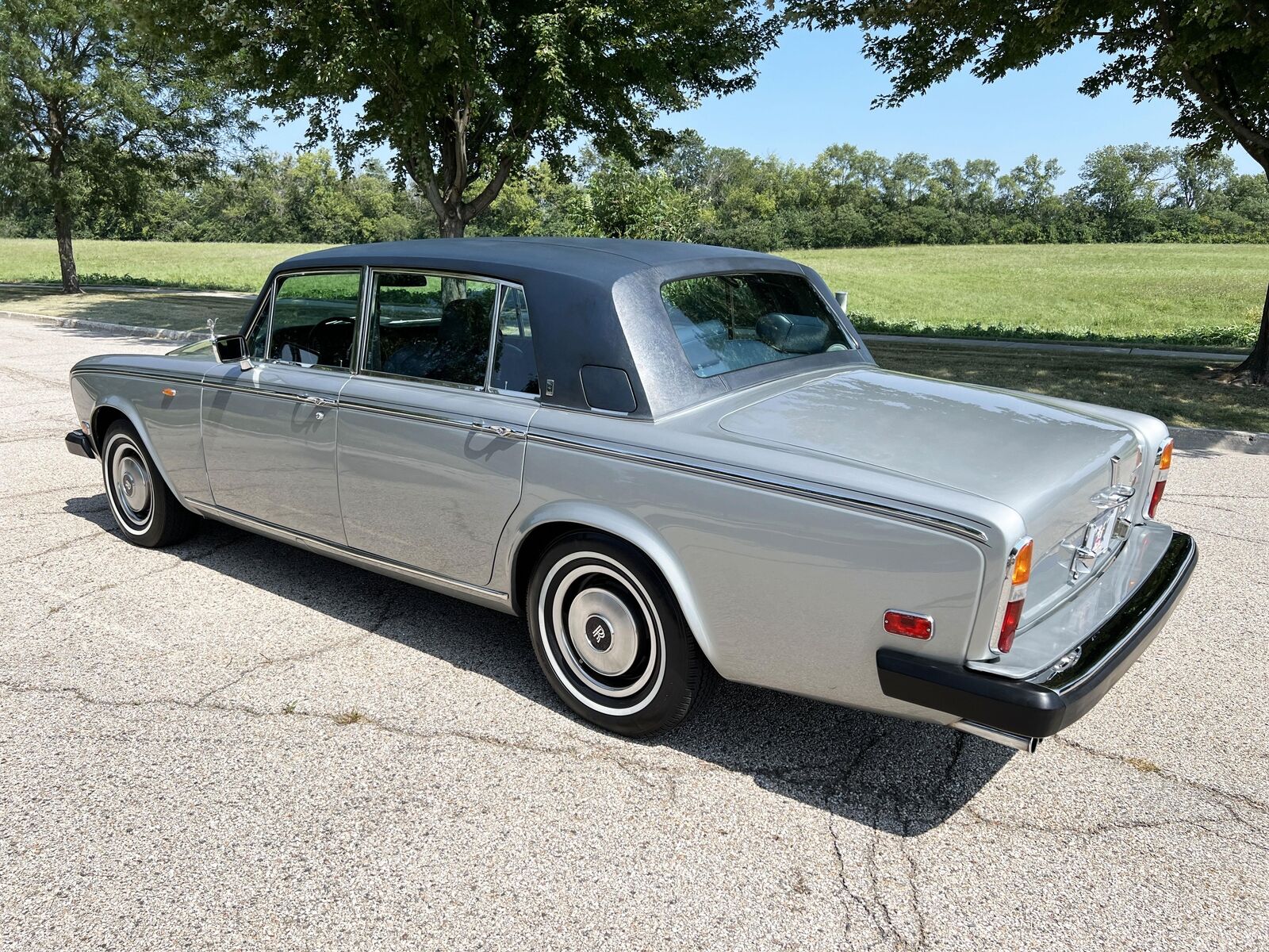 Rolls-Royce-Silver-Wraith-II-1977-10