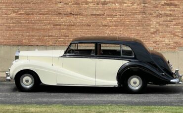 Rolls-Royce-Silver-wraith-1956-2