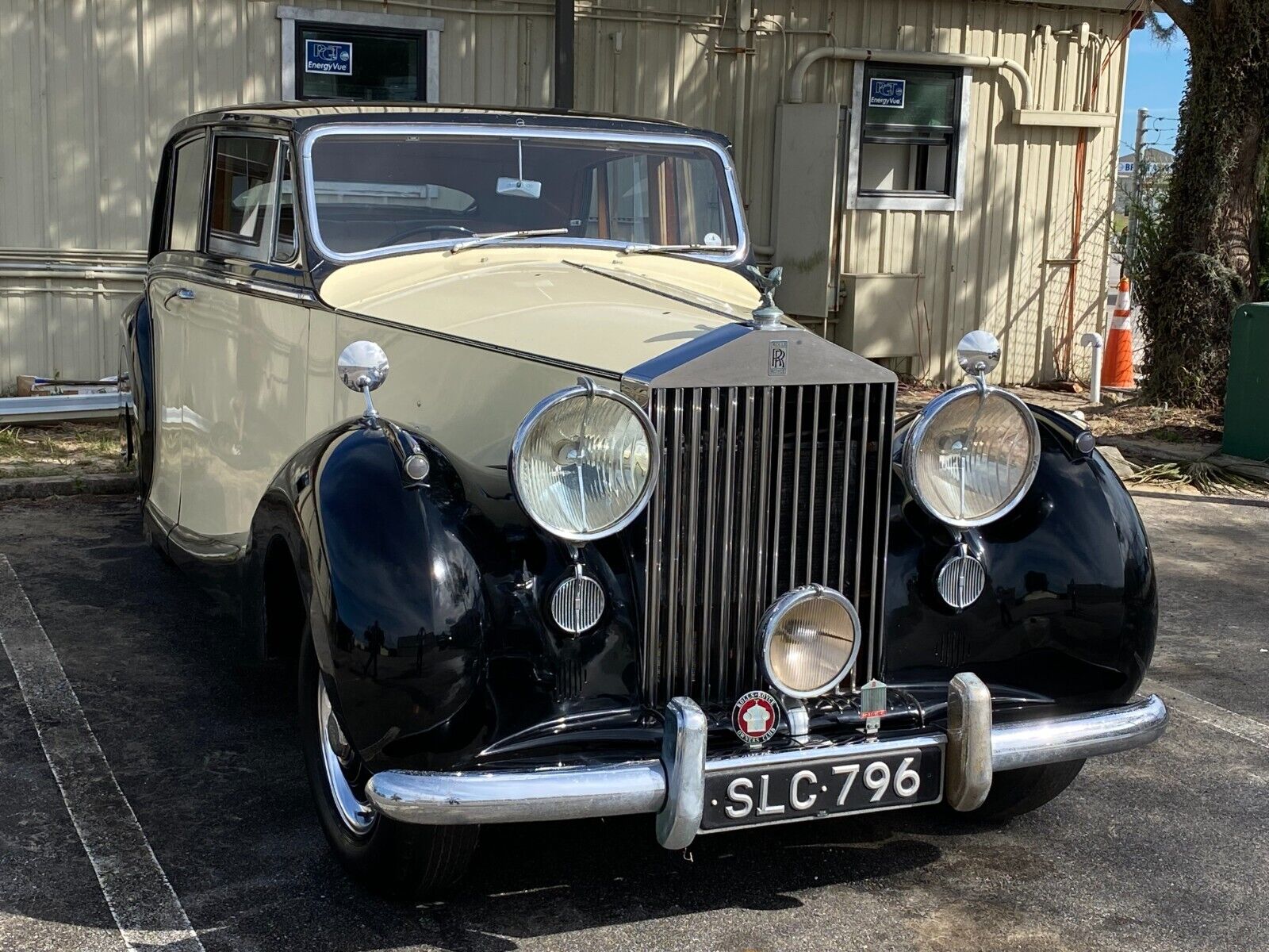 Rolls-Royce-Wraith-Limousine-1951-1