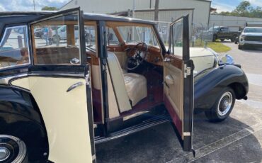 Rolls-Royce-Wraith-Limousine-1951-10