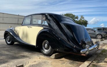 Rolls-Royce-Wraith-Limousine-1951-14