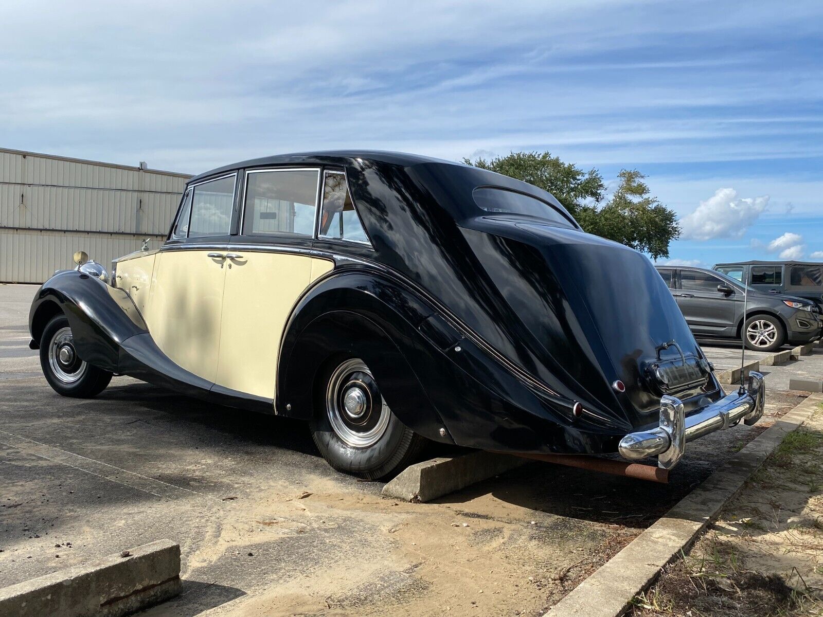 Rolls-Royce-Wraith-Limousine-1951-14