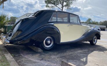 Rolls-Royce-Wraith-Limousine-1951-18