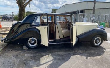 Rolls-Royce-Wraith-Limousine-1951-9