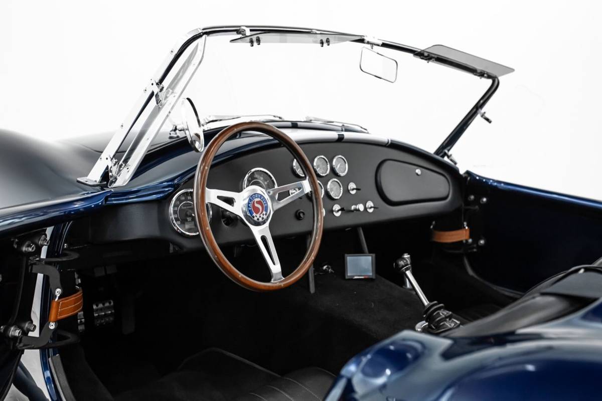 Shelby-Cobra-replica-1965-16