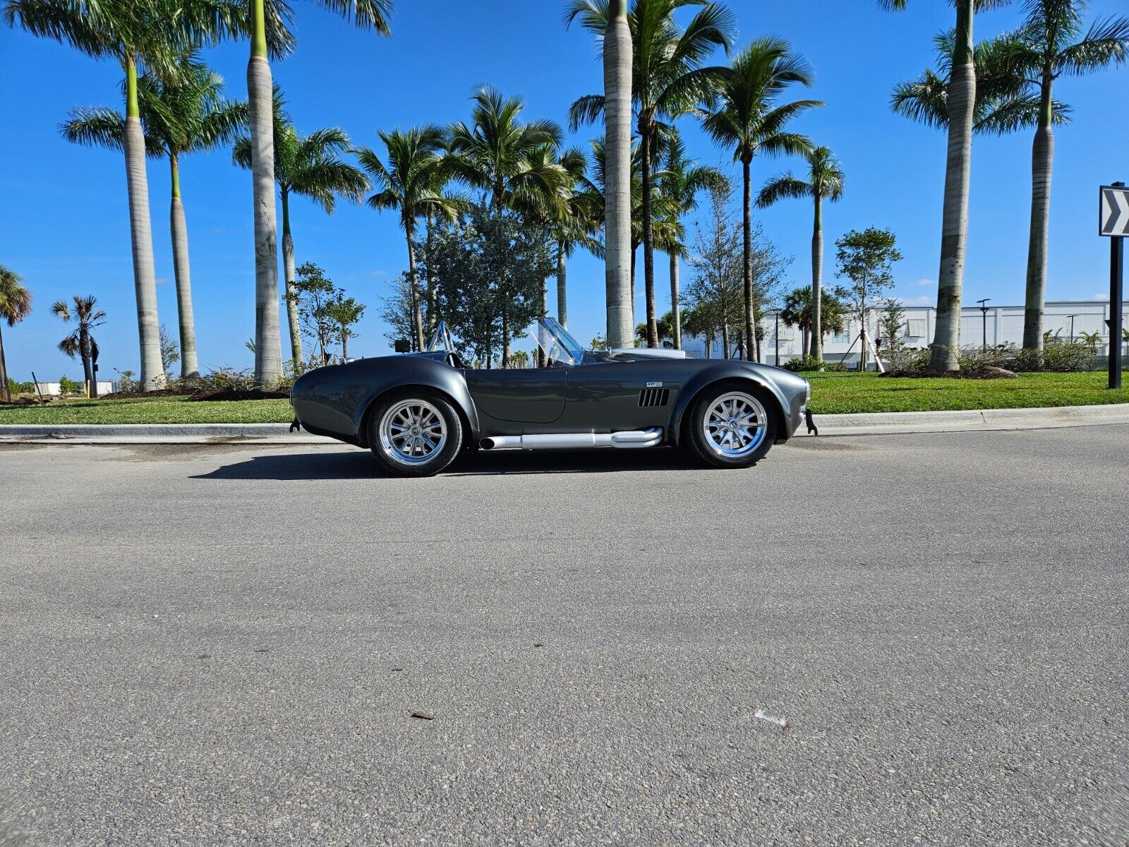 Shelby-Superformance-Cobra-427-Cabriolet-1965-22