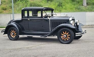 Studebaker-2-DOOR-COUPE-Coupe-1930-4