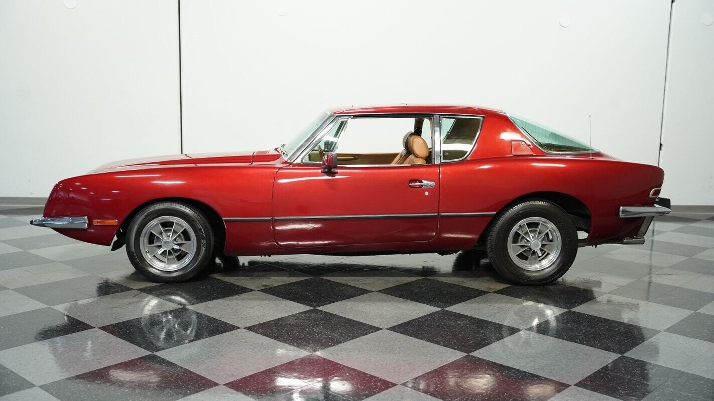 Studebaker-Avanti-II-Coupe-1980-Burgundy-Tabacco-58379-2