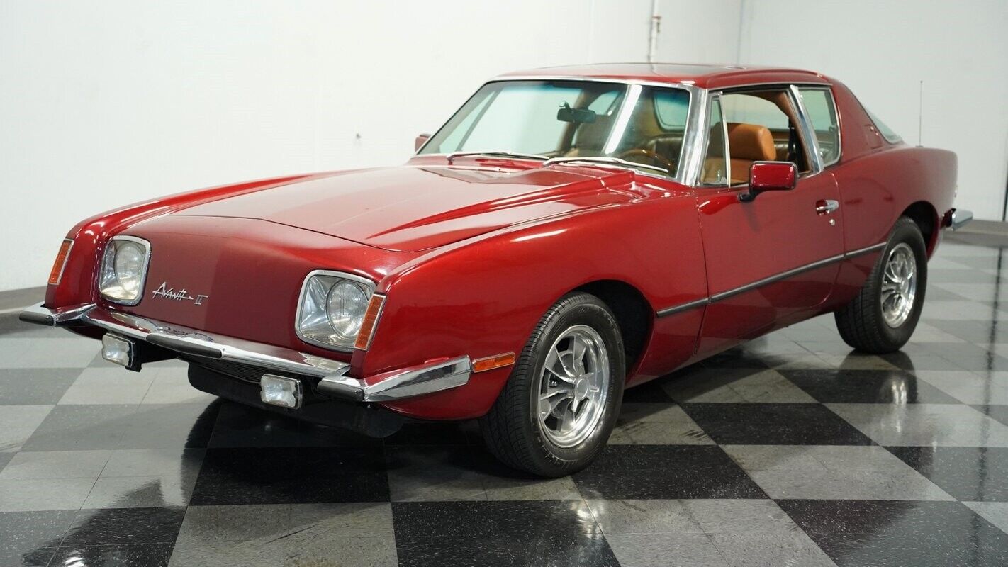 Studebaker-Avanti-II-Coupe-1980-Burgundy-Tabacco-58379-5