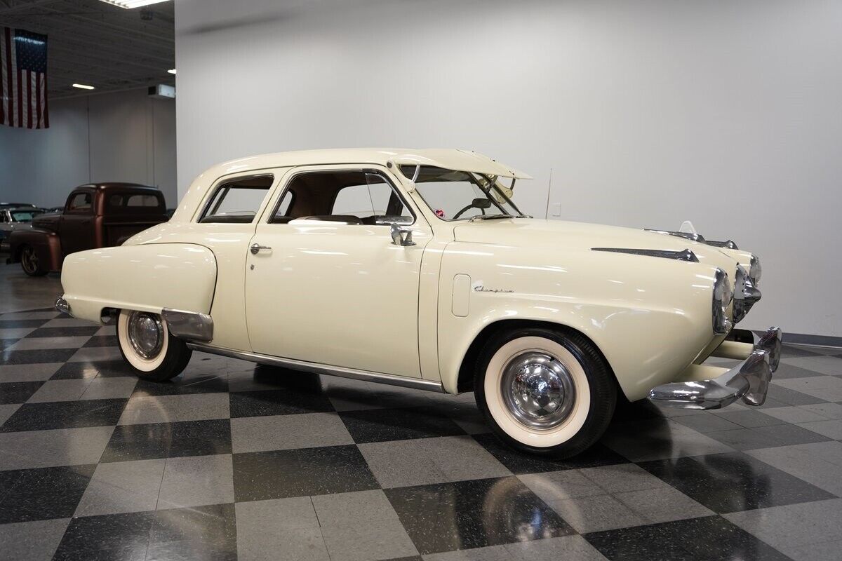 Studebaker-Champion-Coupe-1950-White-Gray-79508-16