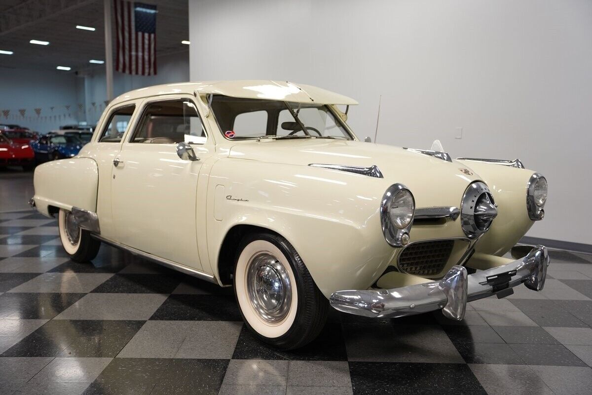 Studebaker-Champion-Coupe-1950-White-Gray-79508-17