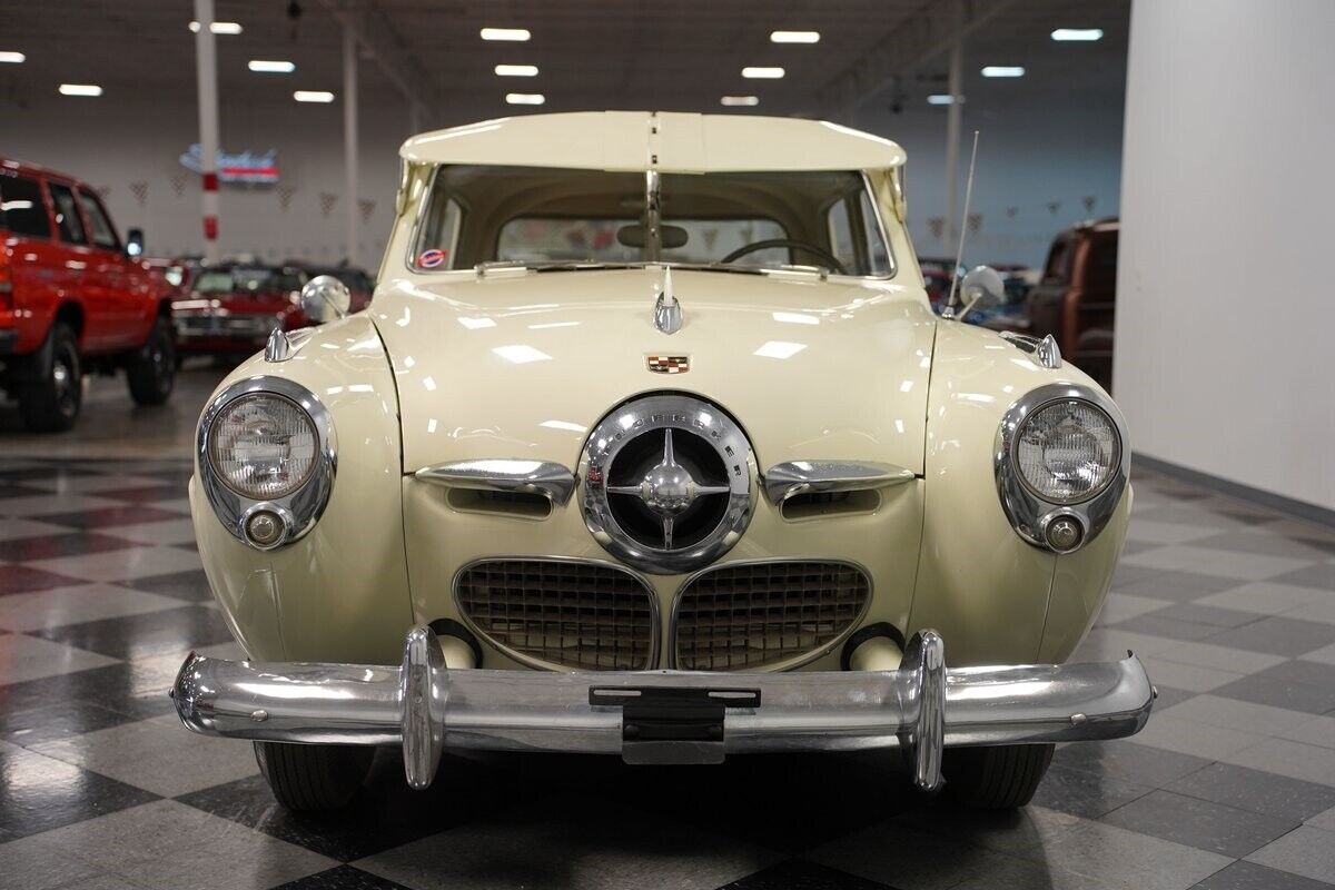 Studebaker-Champion-Coupe-1950-White-Gray-79508-18