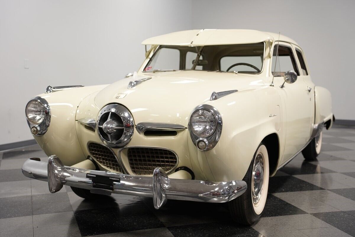 Studebaker-Champion-Coupe-1950-White-Gray-79508-20