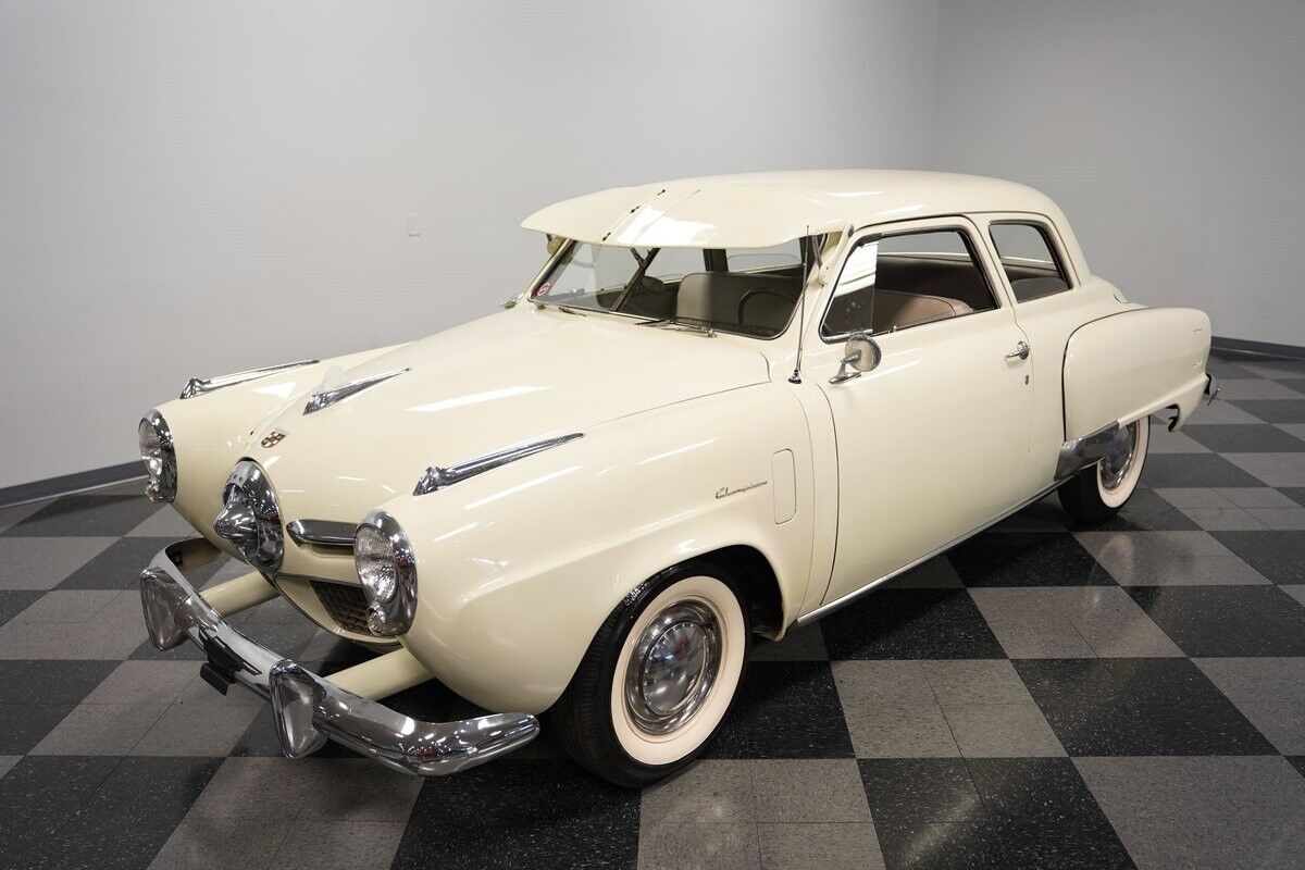 Studebaker-Champion-Coupe-1950-White-Gray-79508-21