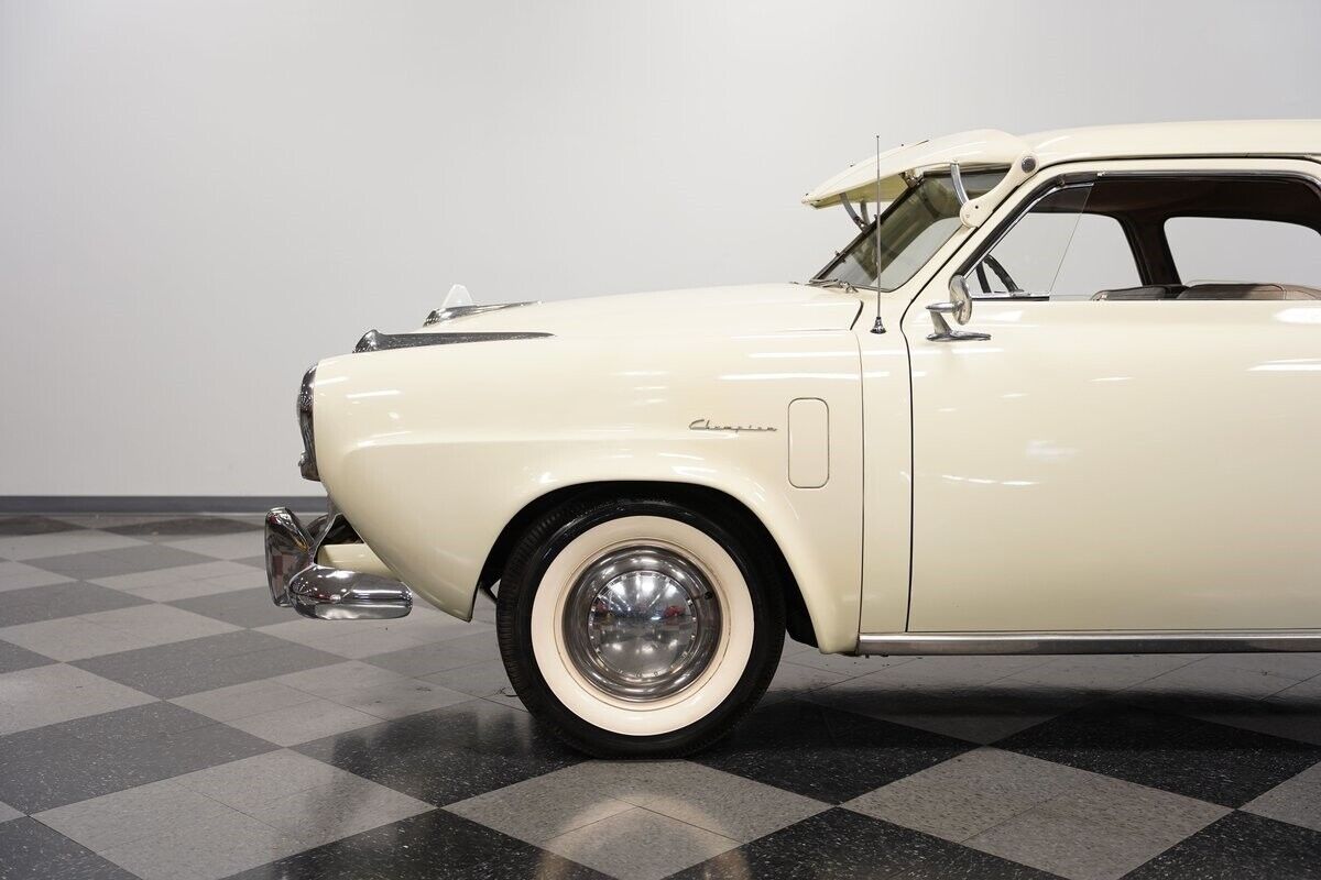 Studebaker-Champion-Coupe-1950-White-Gray-79508-24