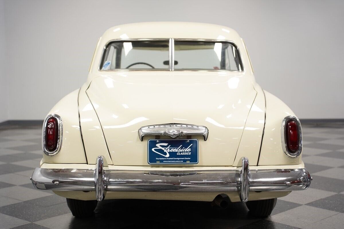 Studebaker-Champion-Coupe-1950-White-Gray-79508-27