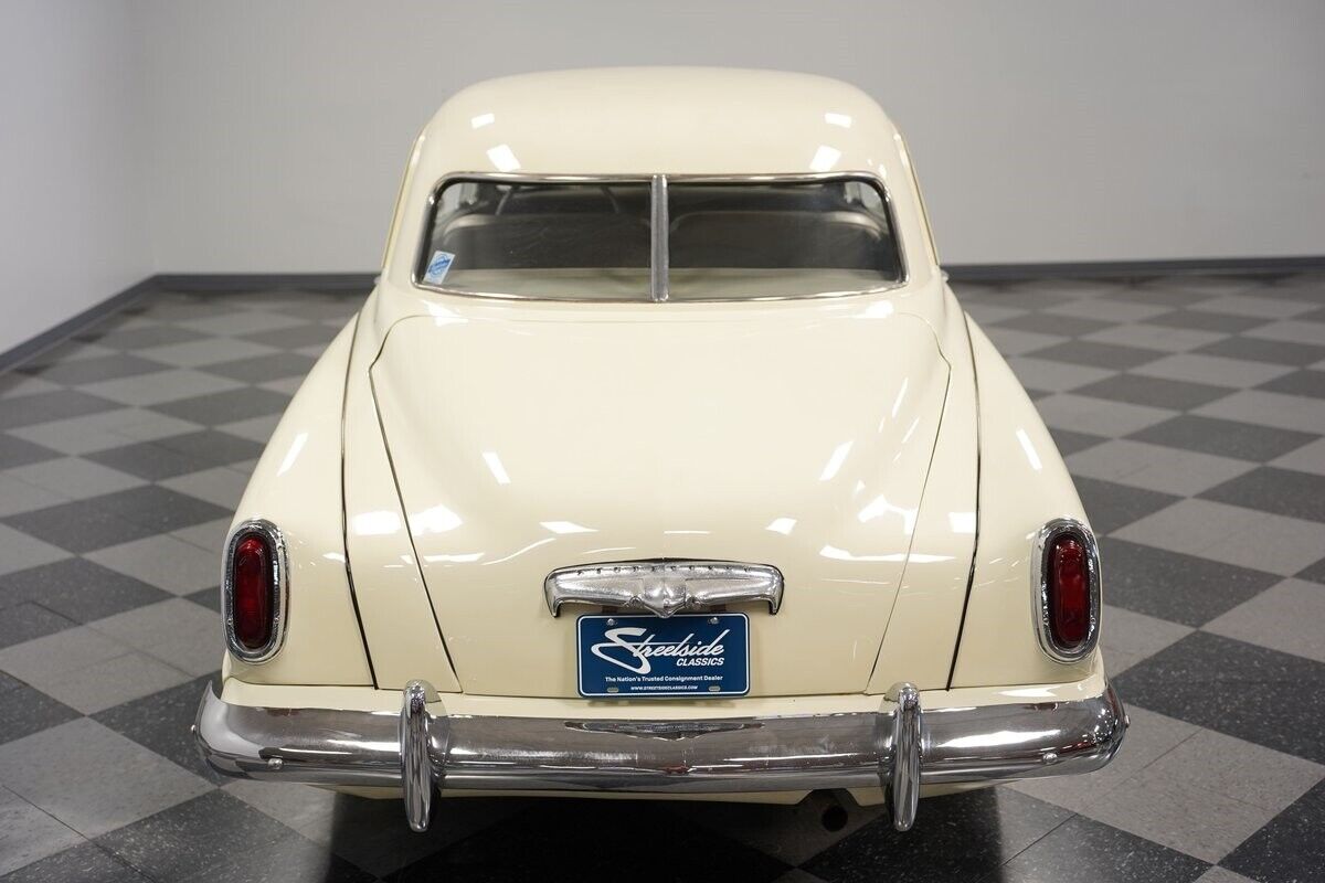 Studebaker-Champion-Coupe-1950-White-Gray-79508-28