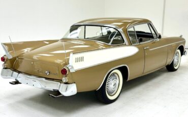 Studebaker-Golden-Hawk-1957-4