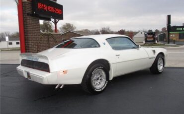 TAFE-OLDS-403CI-6.6L-3-SPEED-1979-White-Blue-154048-9