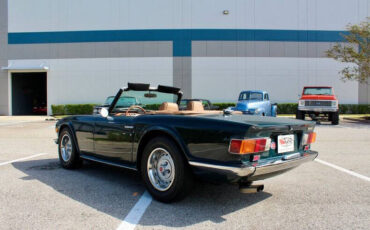 Triumph-TR-6-1970-10