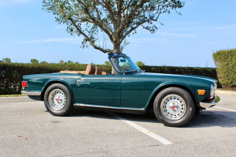 Triumph-TR-6-1970-2