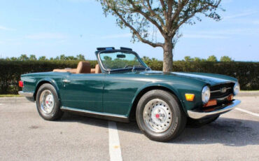 Triumph-TR-6-1970-3