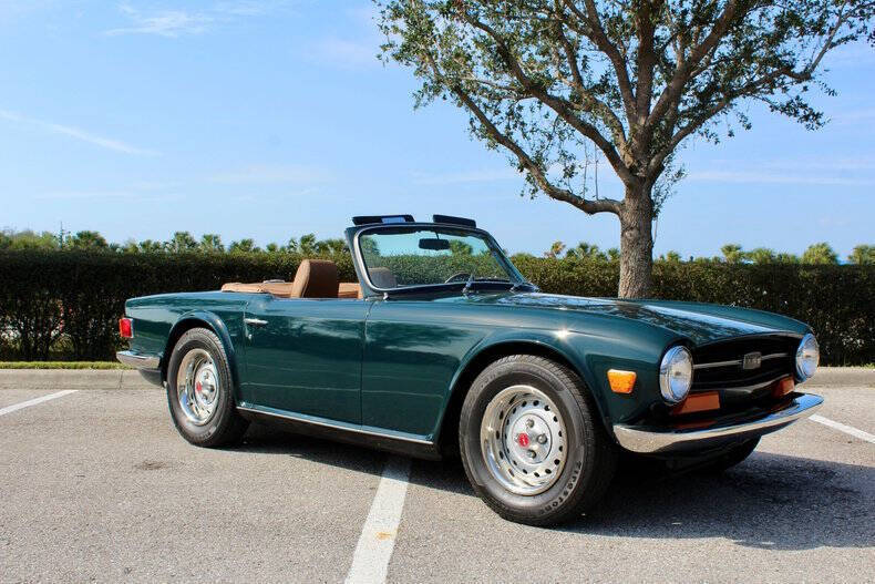 Triumph TR-6  year1}