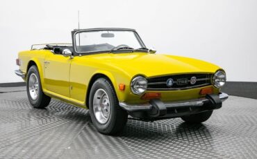 Triumph-TR-6-1974-3