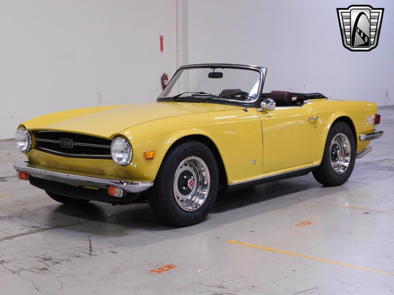 Triumph-TR-6-1975-Yellow-Brown-69828-2