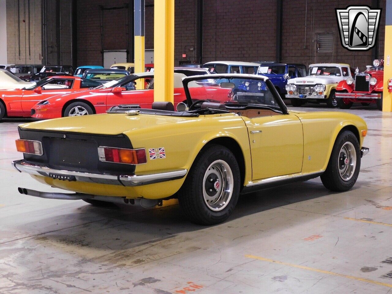 Triumph-TR-6-1975-Yellow-Brown-69828-4