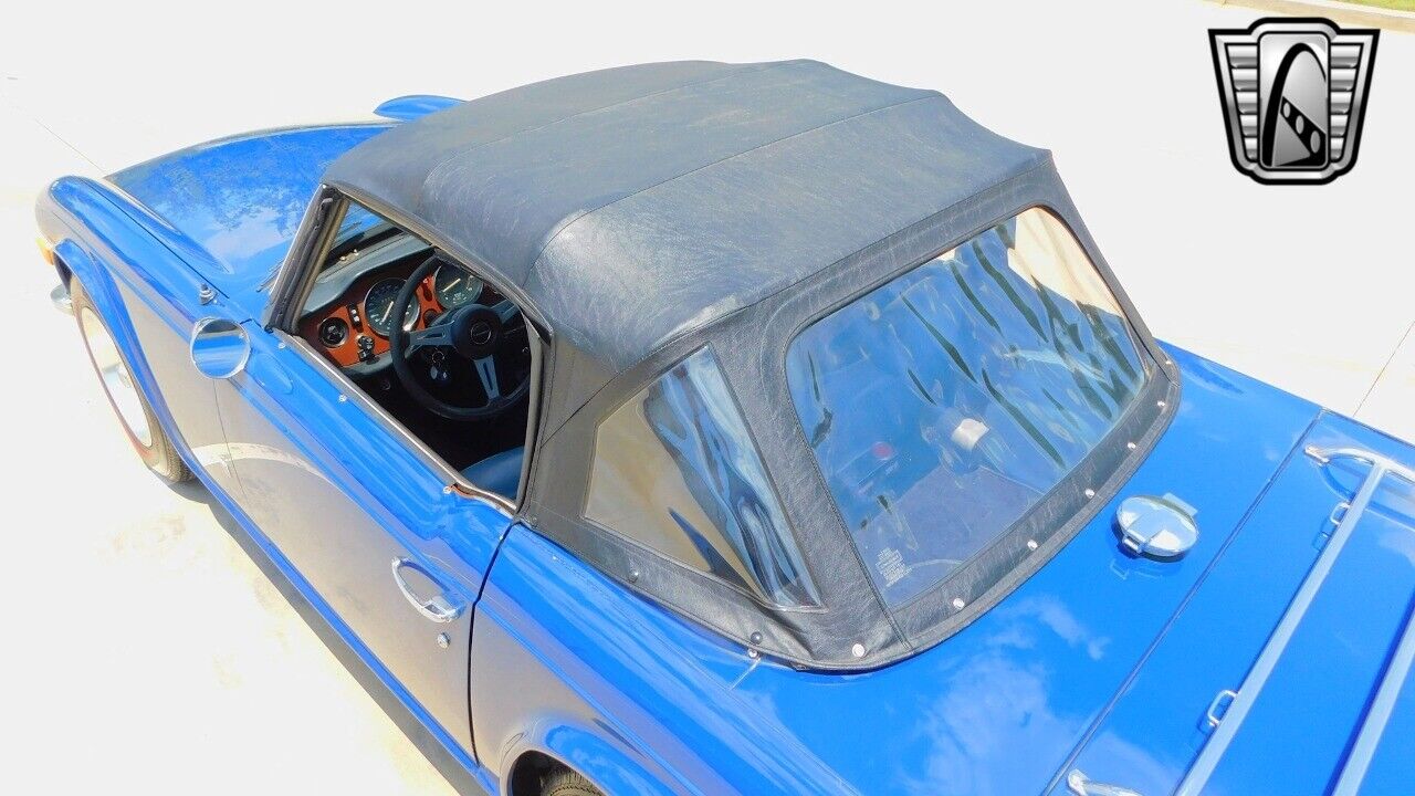 Triumph-TR-6-Cabriolet-1974-Blue-Blue-52223-3