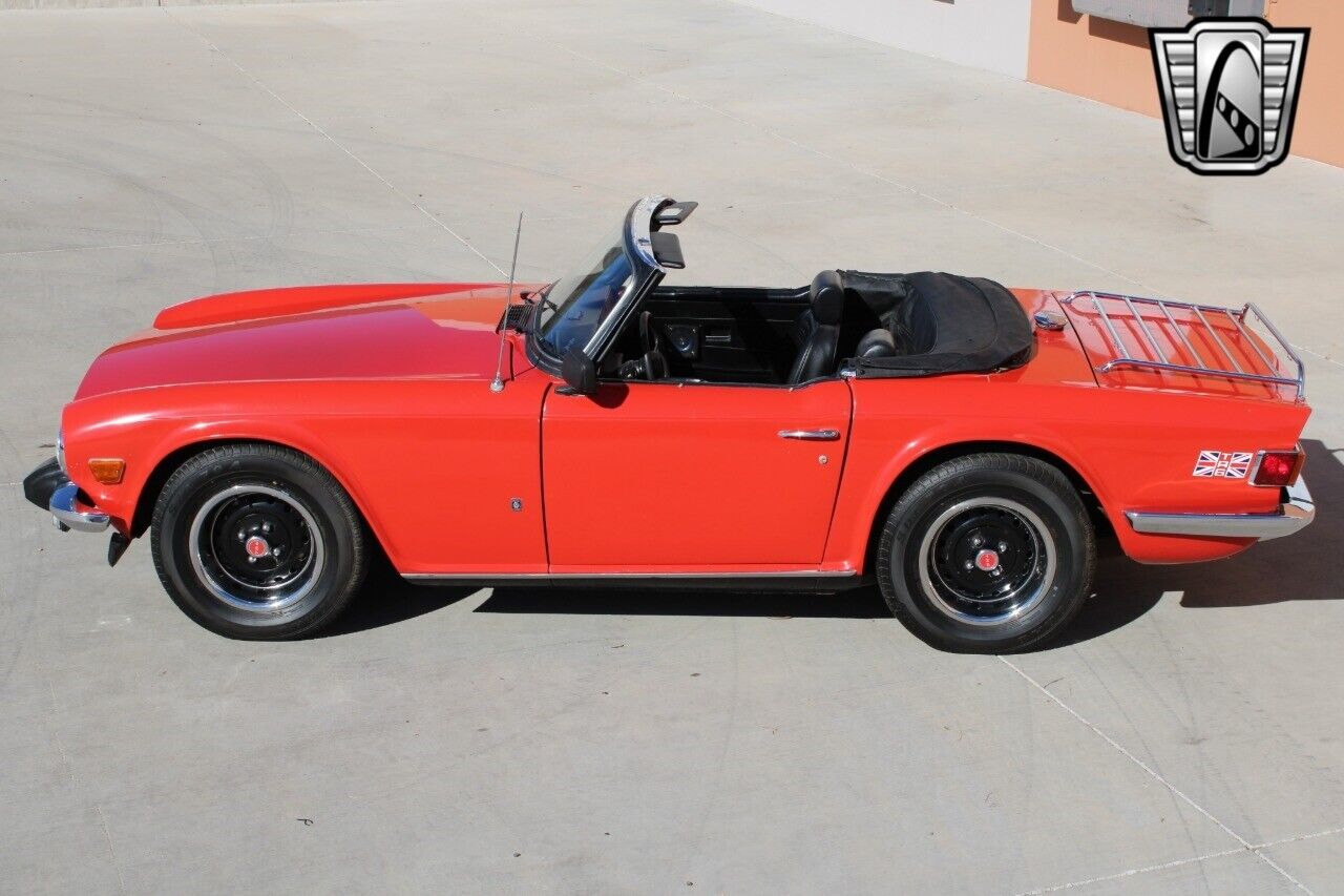 Triumph-TR-6-Cabriolet-1975-Red-Black-1949-10