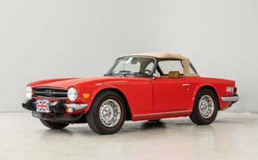 Triumph TR-6  year1}