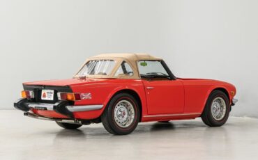 Triumph-TR-6-Cabriolet-1975-Red-Tan-134316-6