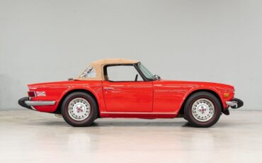 Triumph-TR-6-Cabriolet-1975-Red-Tan-134316-7