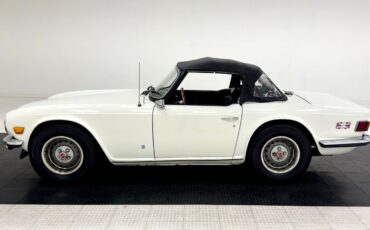 Triumph-TR-6-Cabriolet-1975-White-Saddle-35209-2