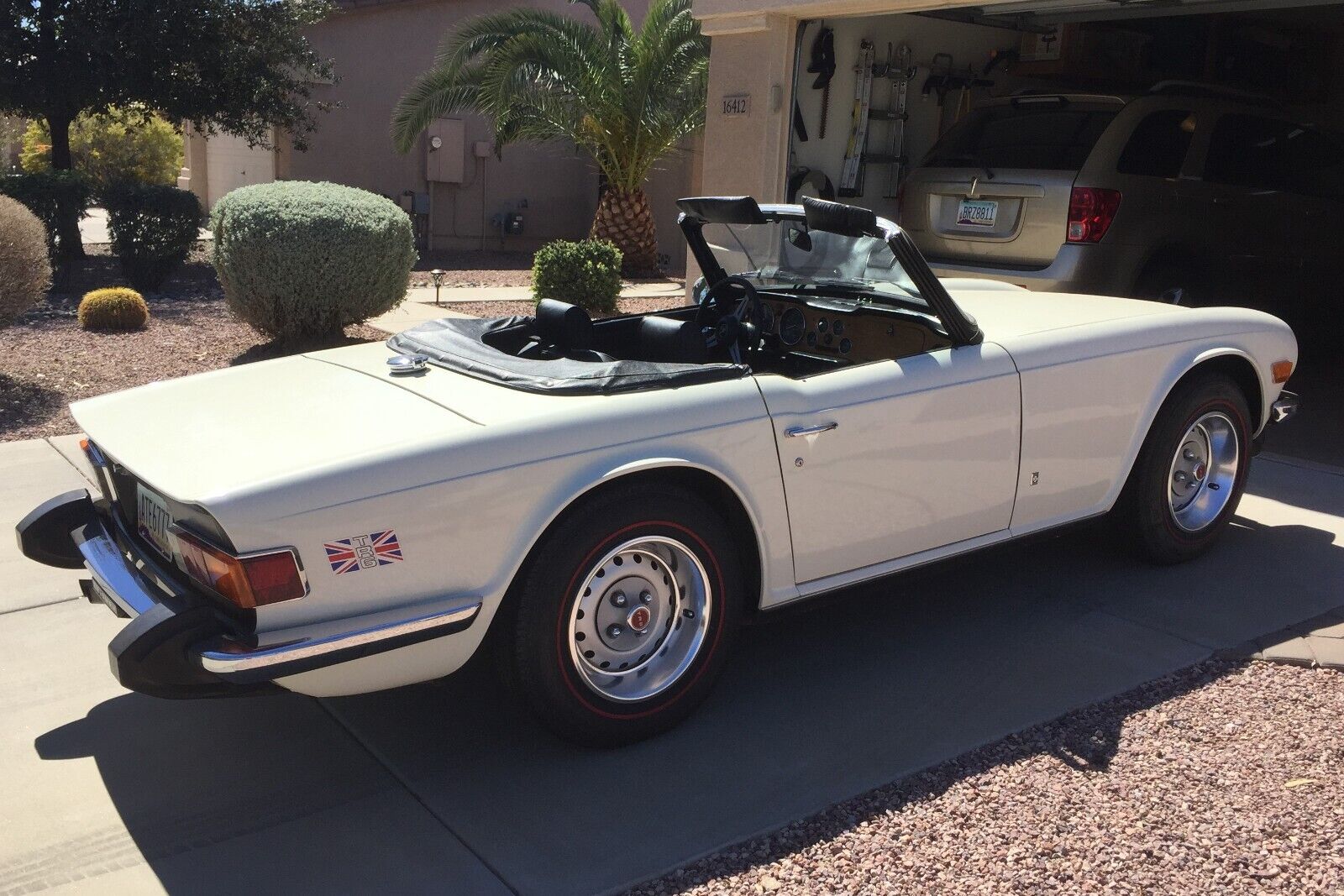 Triumph-TR-6-Cabriolet-1976-White-Black-110966-1