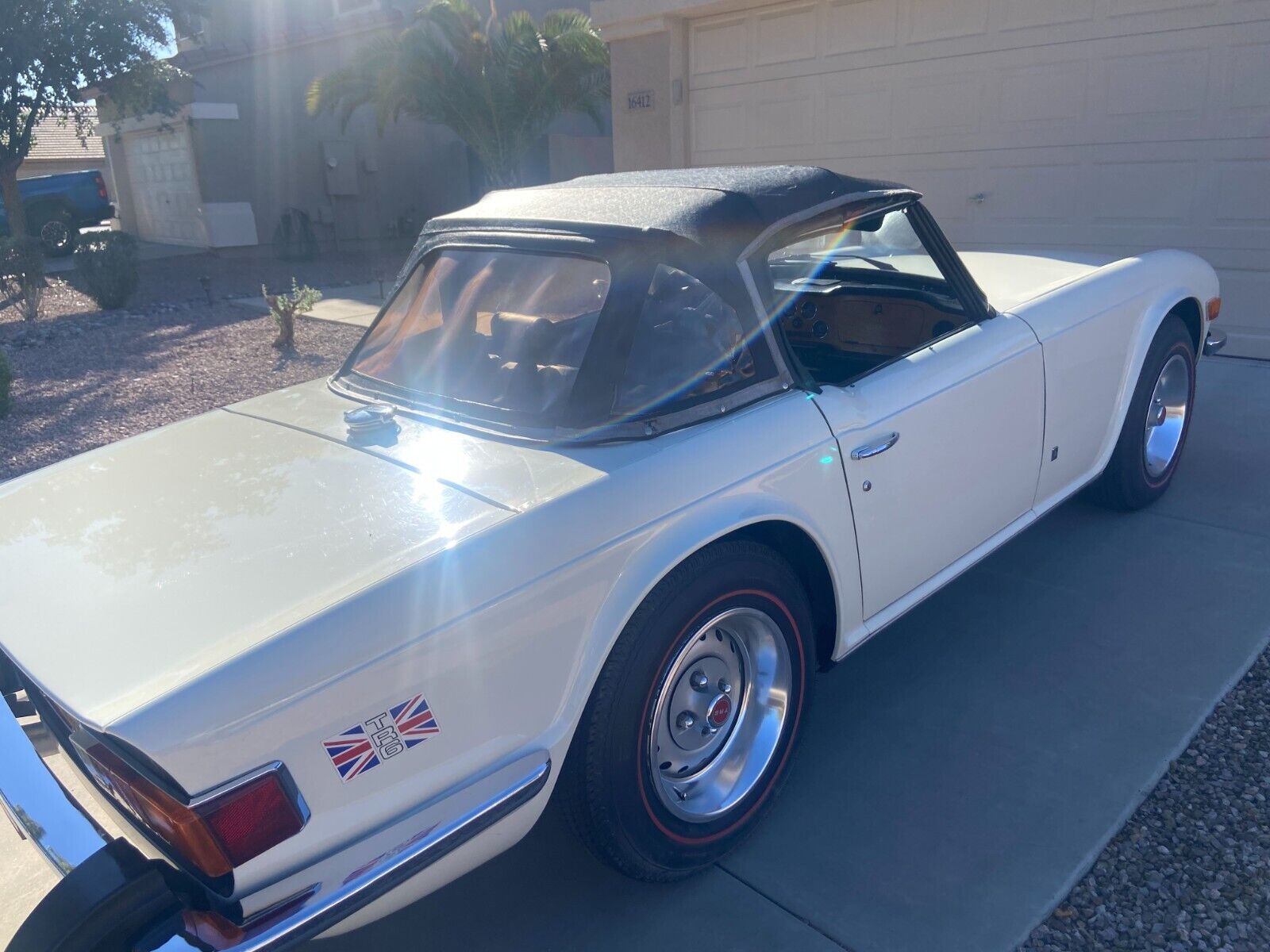 Triumph-TR-6-Cabriolet-1976-White-Black-110966-27