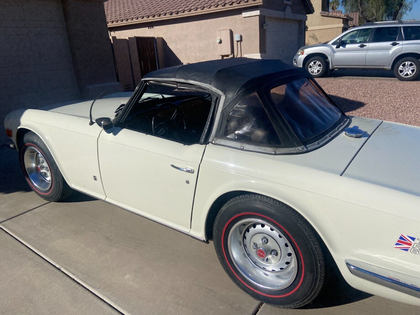 Triumph-TR-6-Cabriolet-1976-White-Black-110966-28