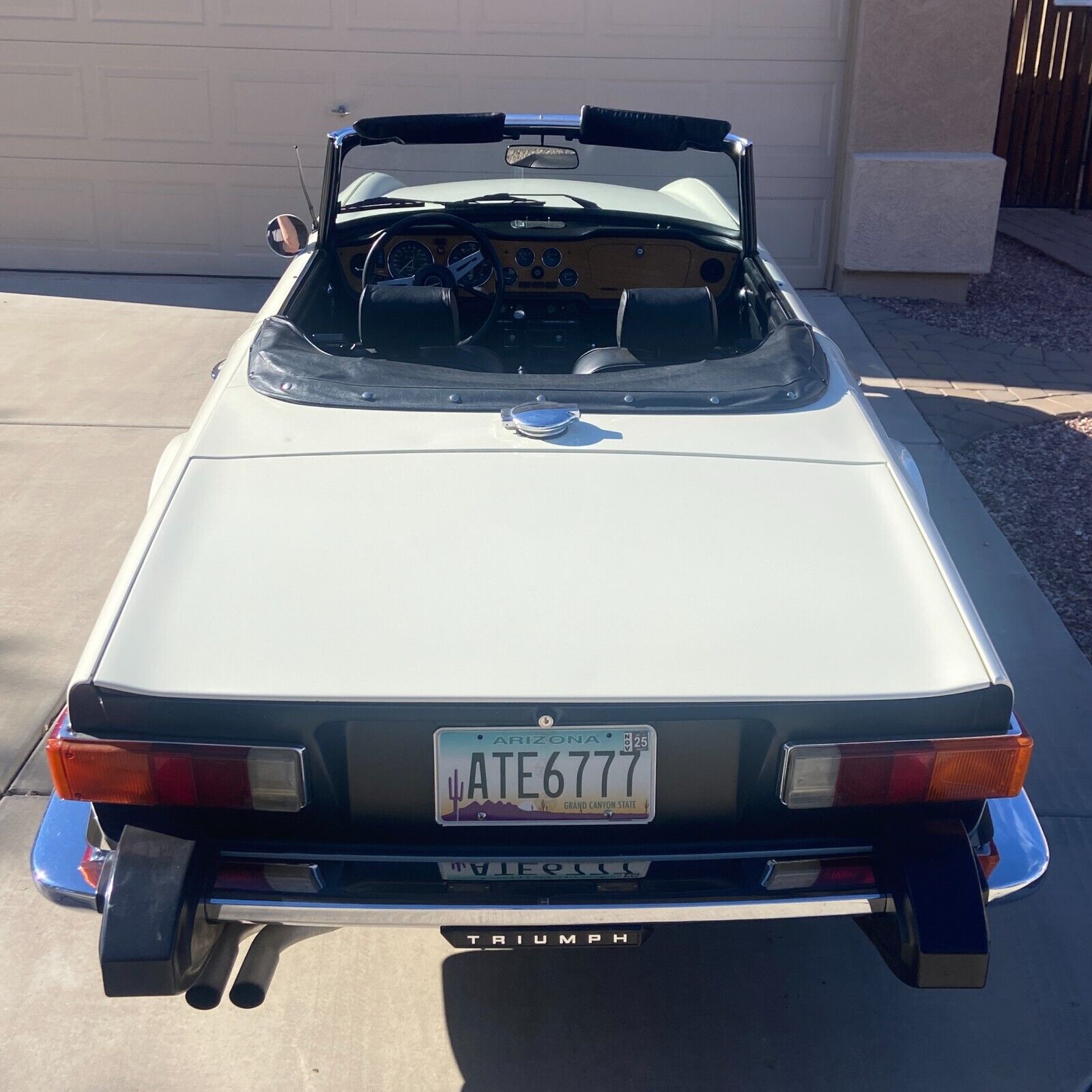 Triumph-TR-6-Cabriolet-1976-White-Black-110966-4