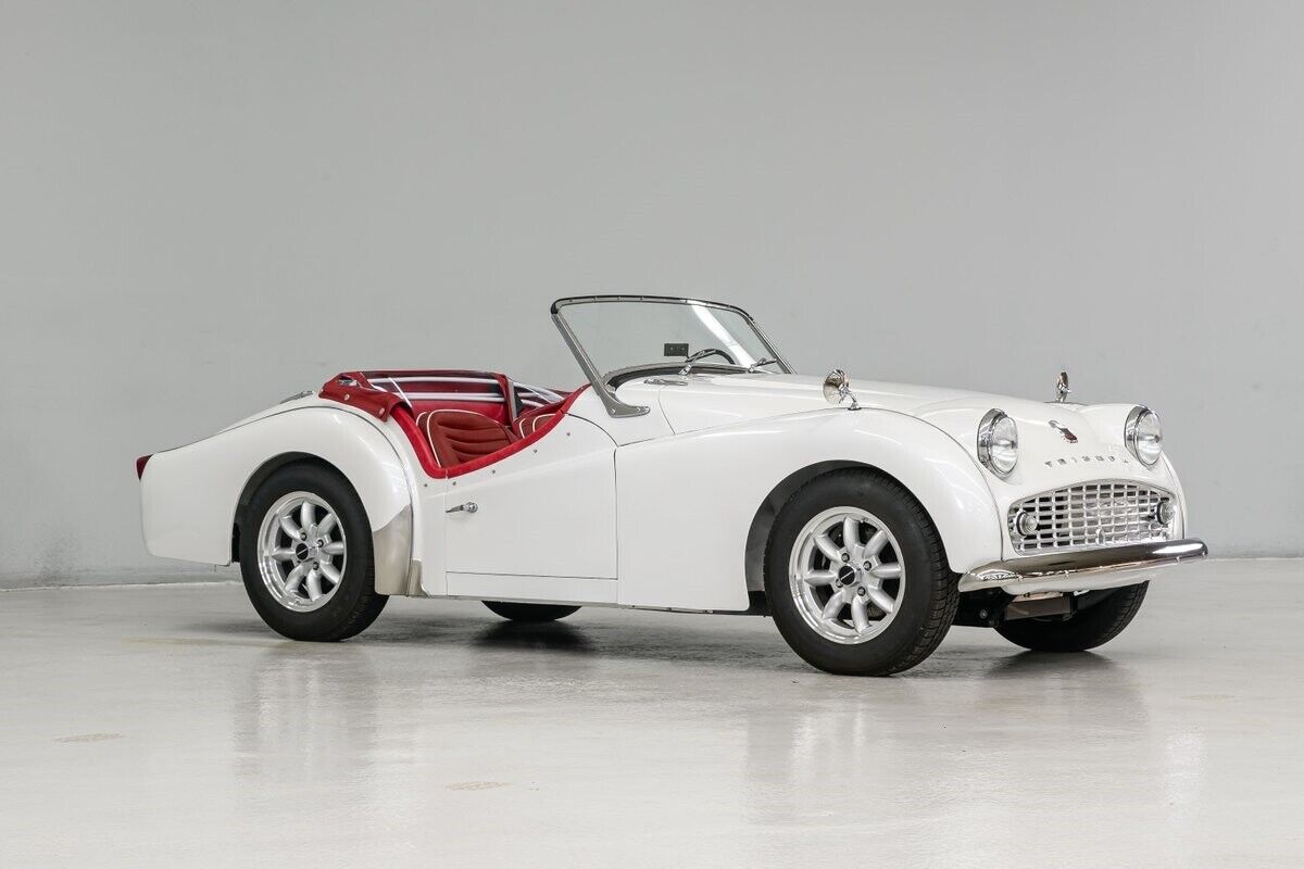 Triumph-TR3-A-Cabriolet-1959-White-Red-286-8