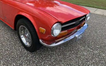 Triumph-TR6-1972-9