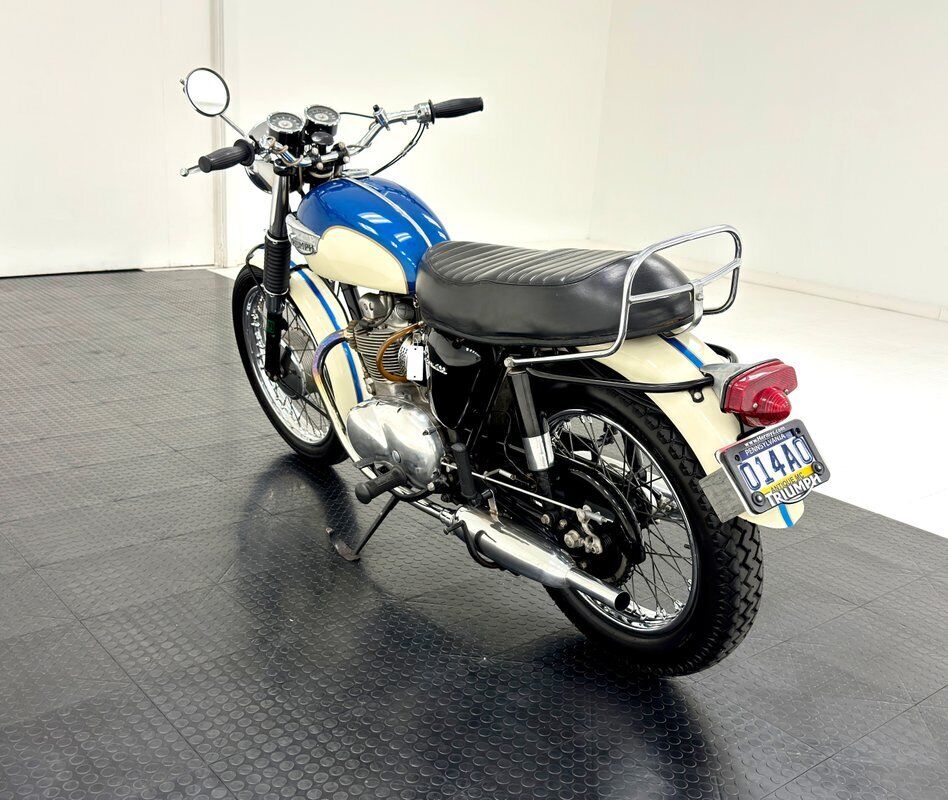 Triumph-Tiger-100R-Cabriolet-1967-1