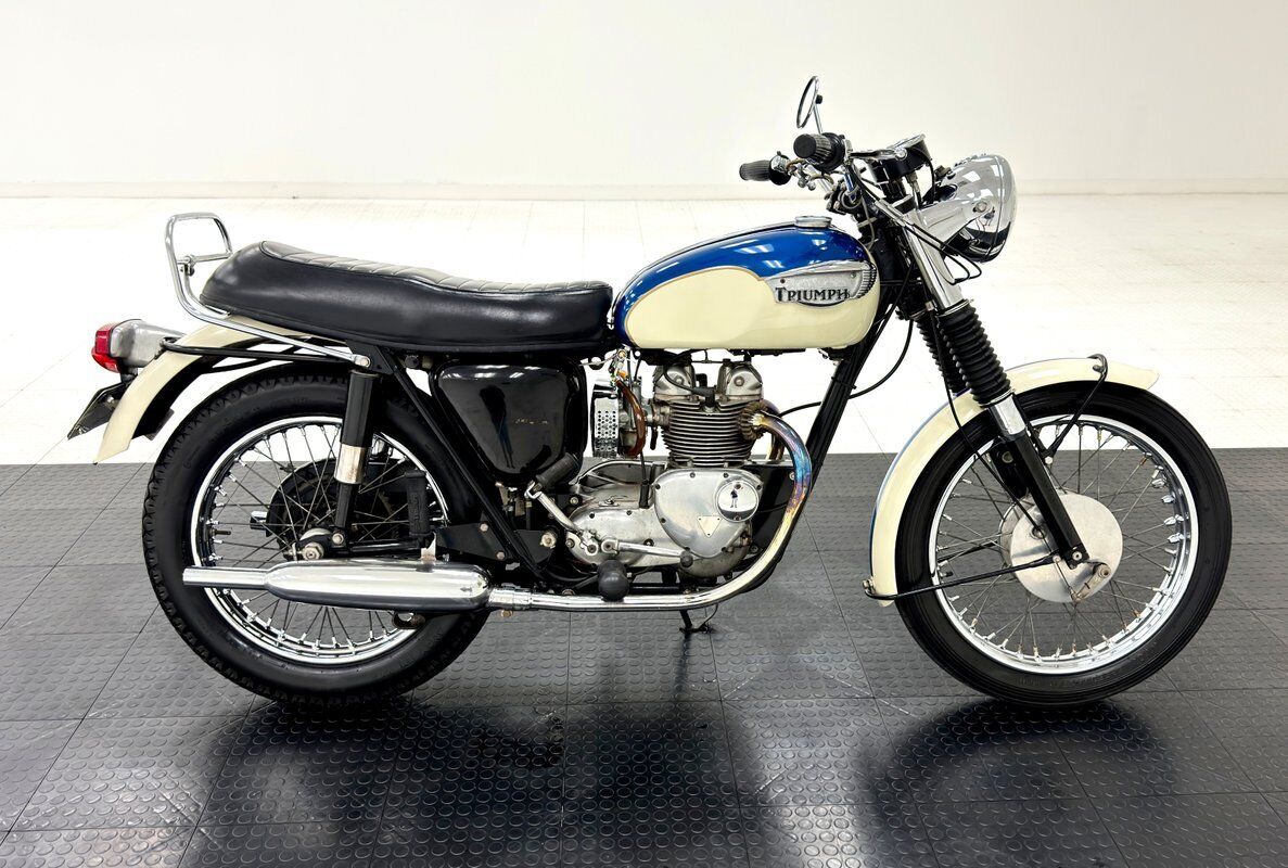 Triumph-Tiger-100R-Cabriolet-1967-4