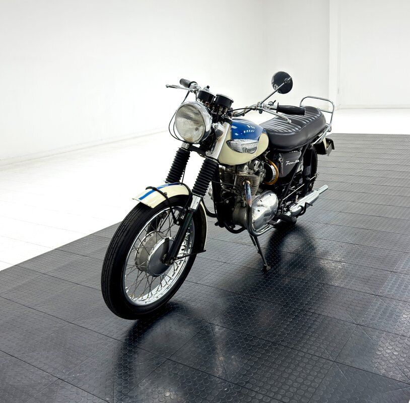 Triumph-Tiger-100R-Cabriolet-1967-7