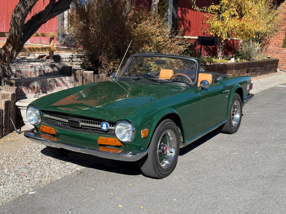 Triumph-Tr6-1971-2