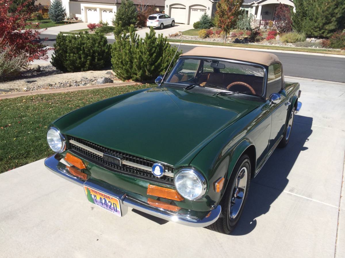 Triumph-Tr6-1971-8